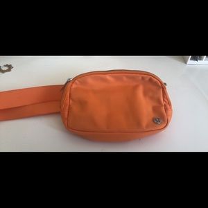 Lululemon Everywhere Belt Bag